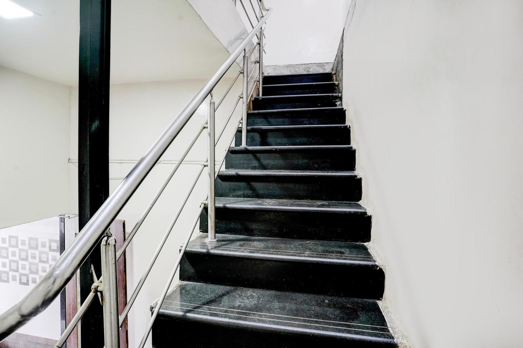 Hotel O Golden Sagar Bombaj Zewnętrze zdjęcie